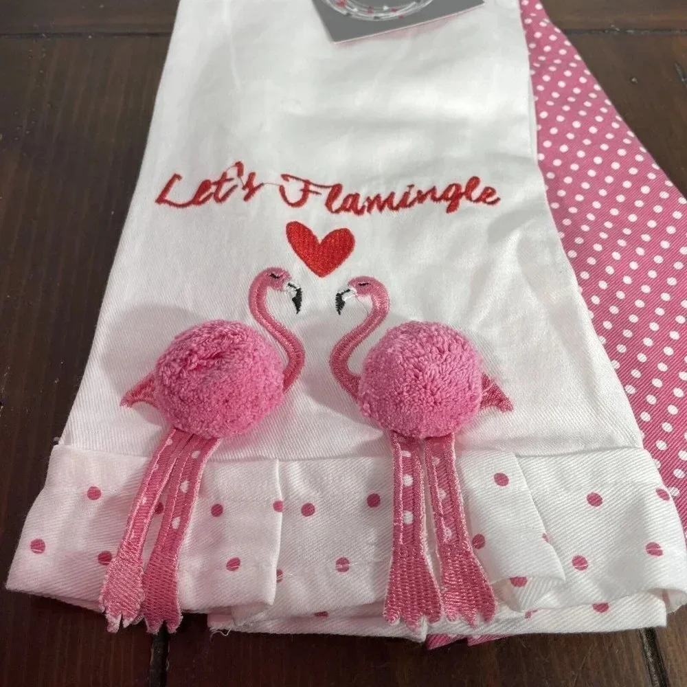 Set Of 2 Kitchen Towels Valentines Lets Flamingo Pink Pom‎ Pom Heart NWT